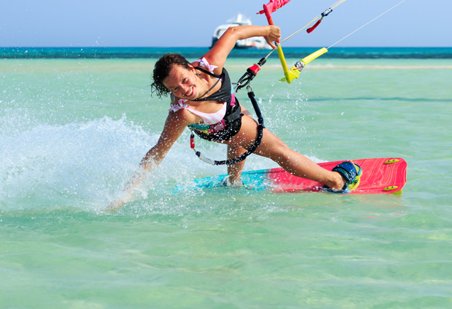 The best time for Kitesurfing in the Ivory Coast is the Harmattan Wind season